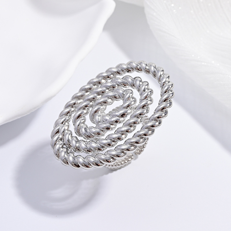 4:Vj712 white gold twist wrap ring