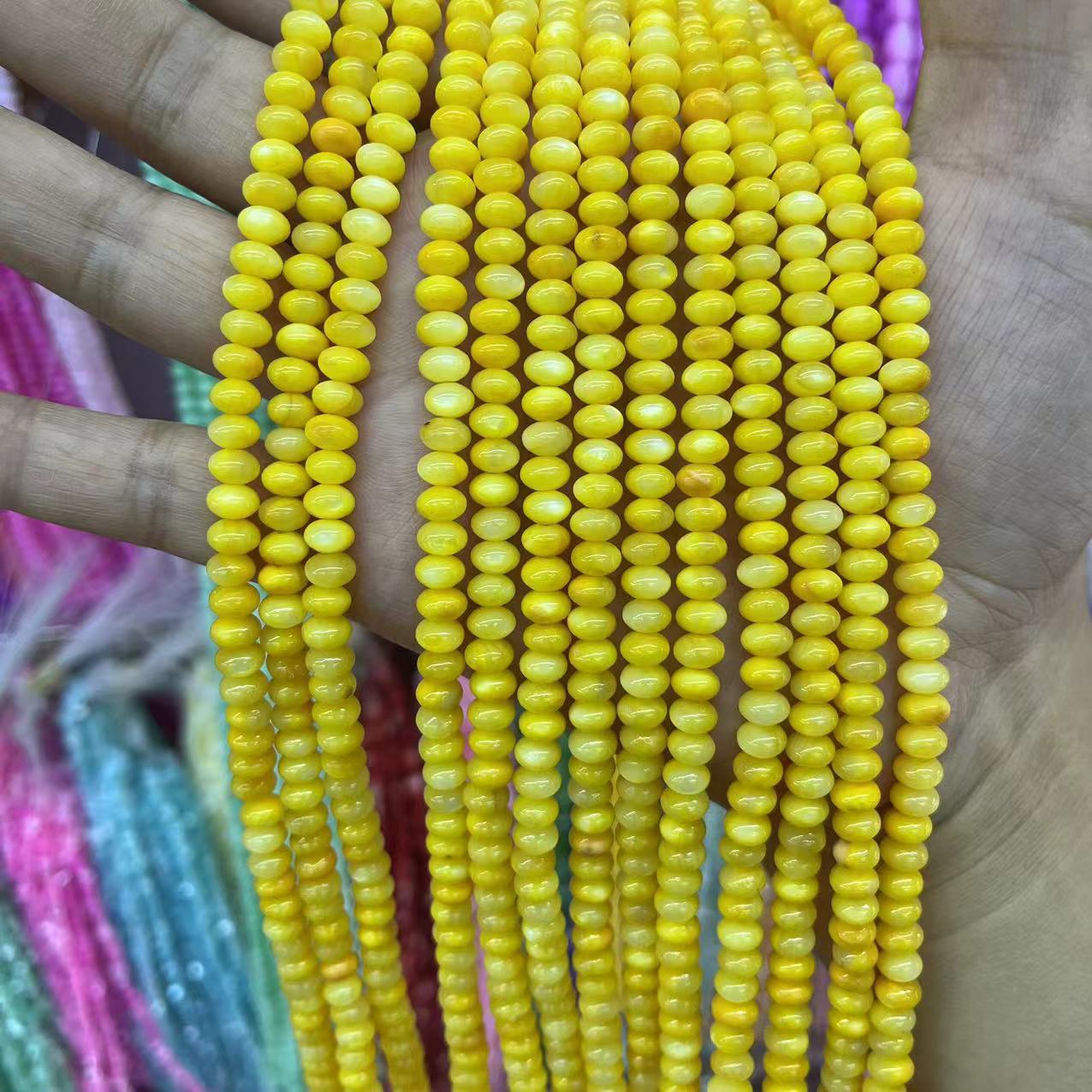 9 золотисто-желтый