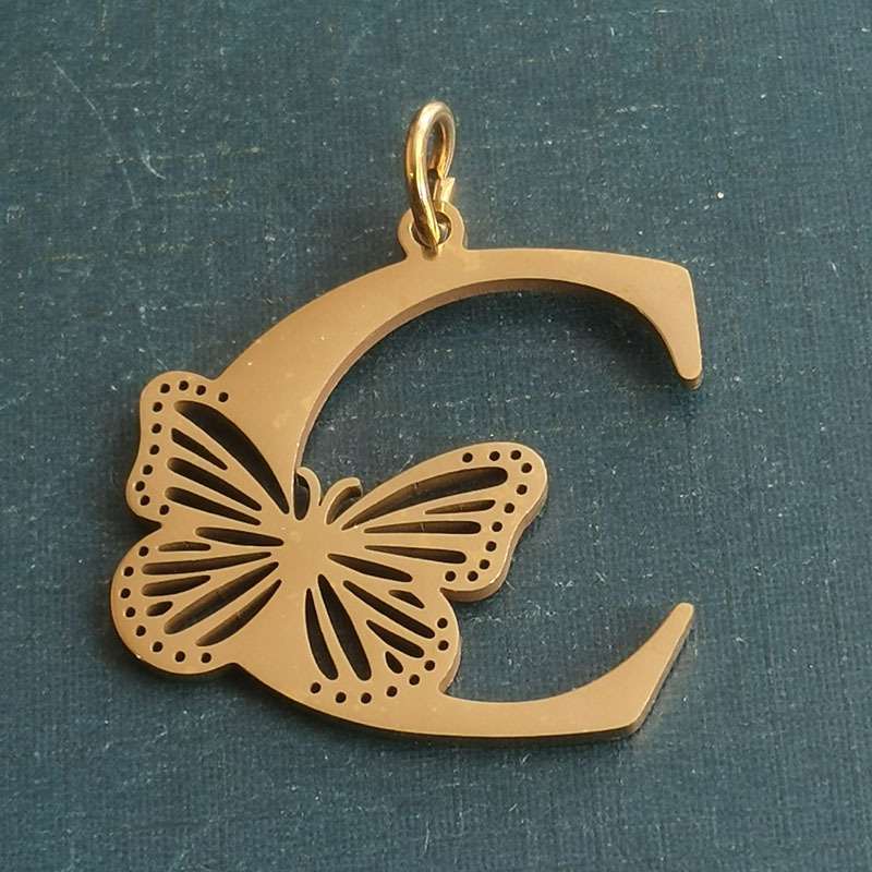 29:C gold pendant