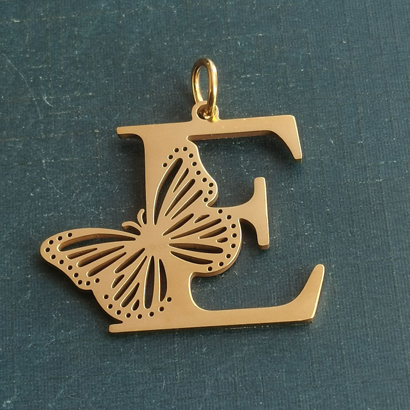 31:E gold pendant