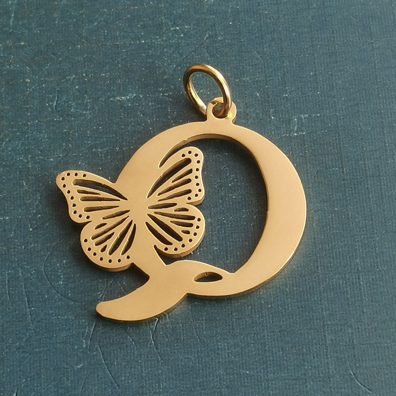 43:Q gold pendant
