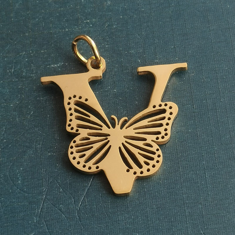 48:V gold pendant