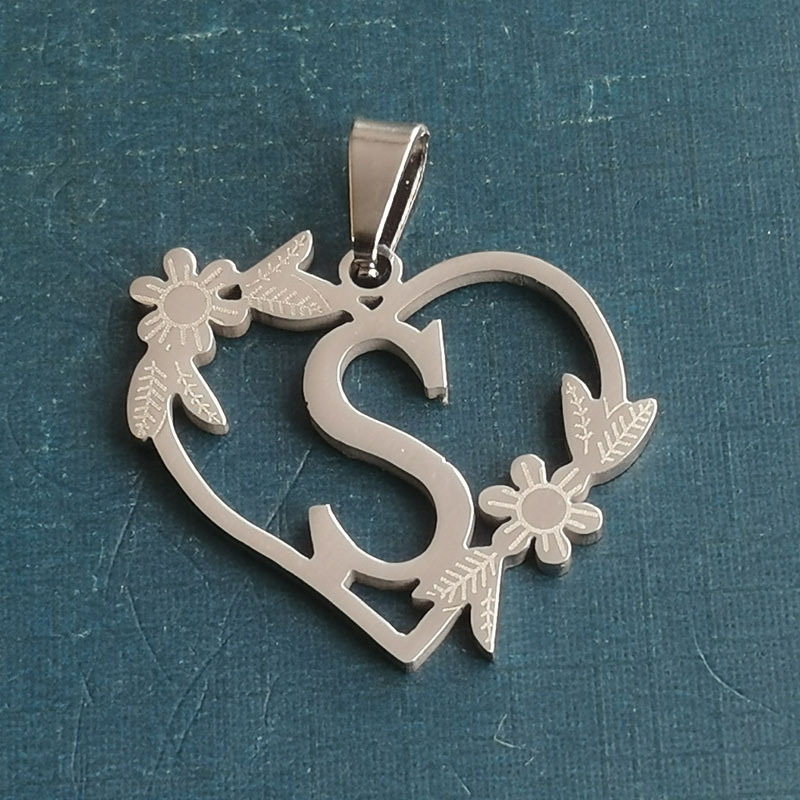 19:S silver pendant
