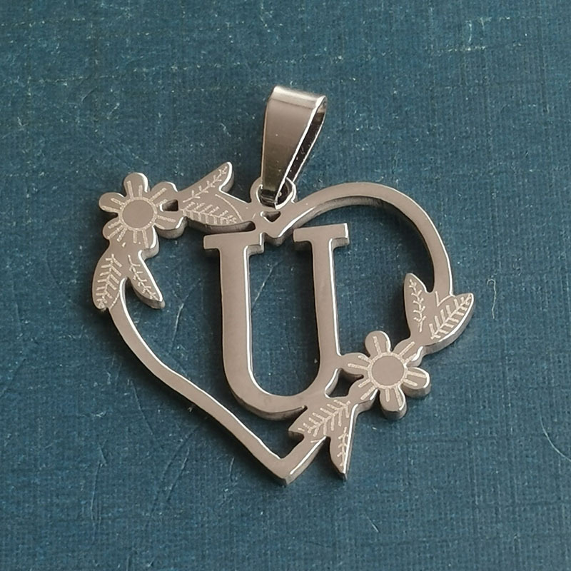 21:U silver pendant