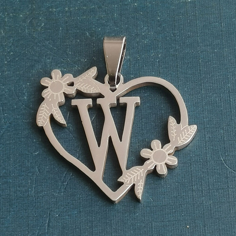 23:W silver pendant