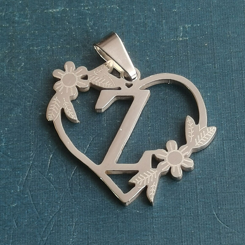 26:Z silver pendant