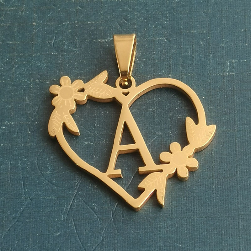 27:A gold pendant