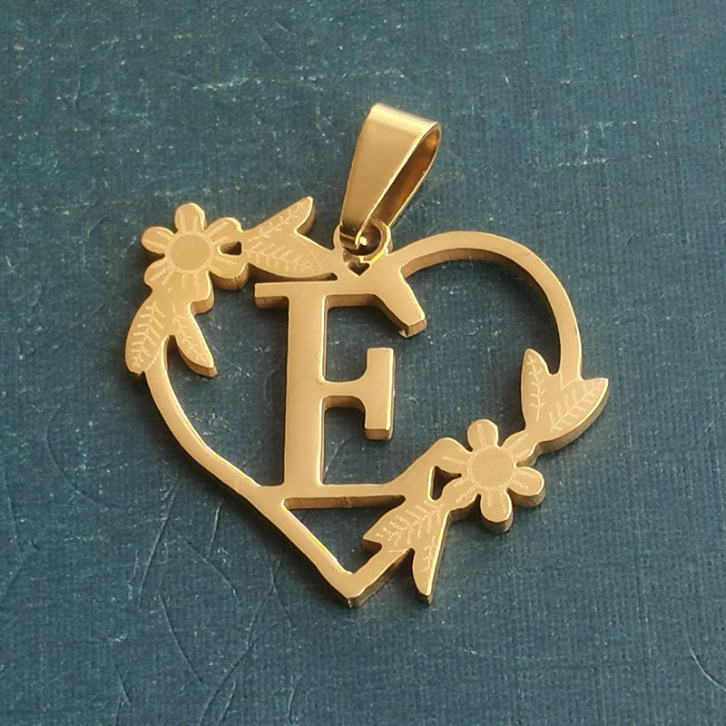 31:E gold pendant
