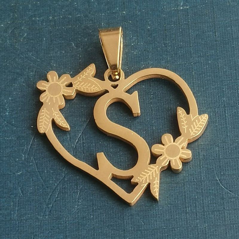 45:S gold pendant