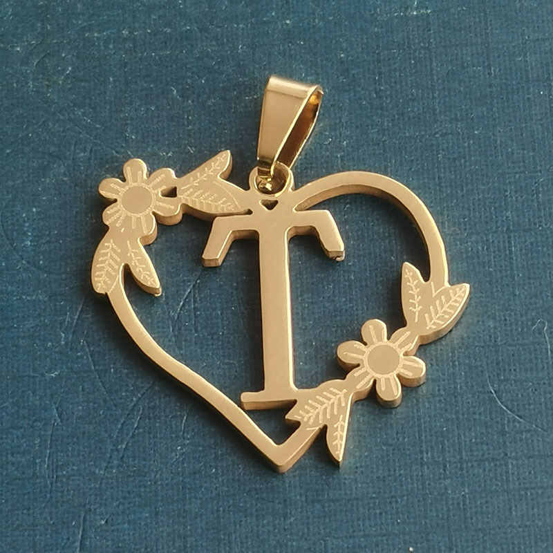 46:T gold pendant