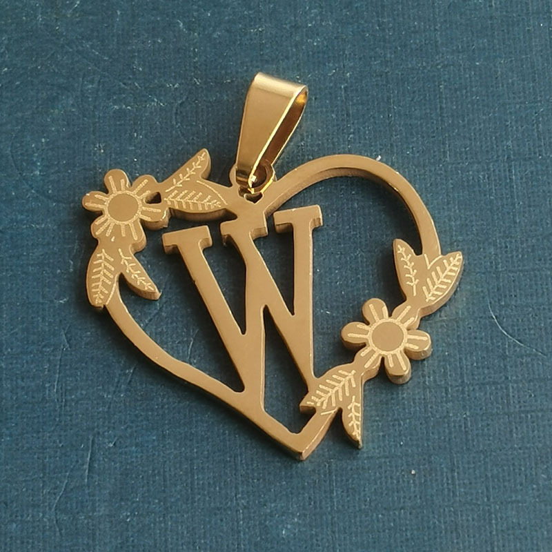 49:W gold pendant
