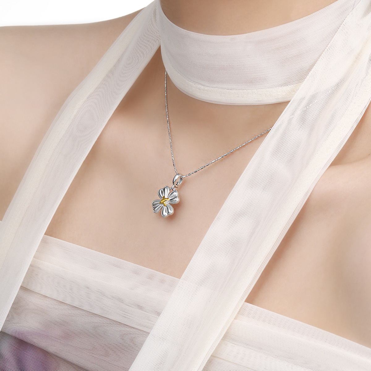 2:Platinum   18k gold [single pendant]