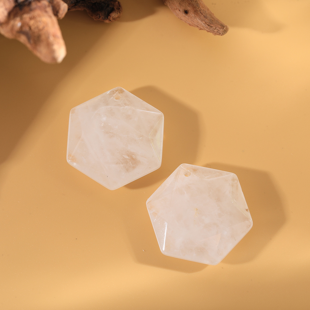 3:White crystal (single)