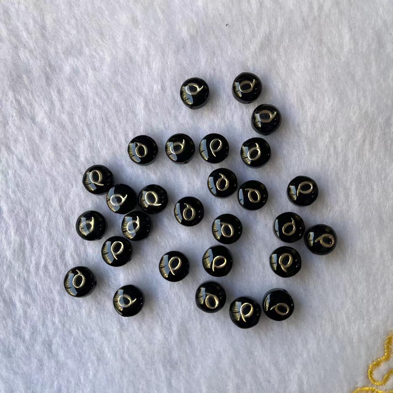 18:Letter Q (10 pieces per bag)