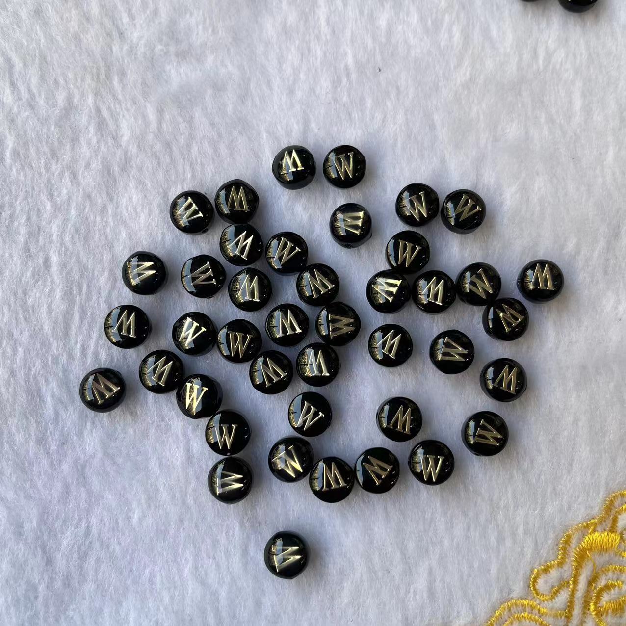 24:Letter W (10 pieces per bag)
