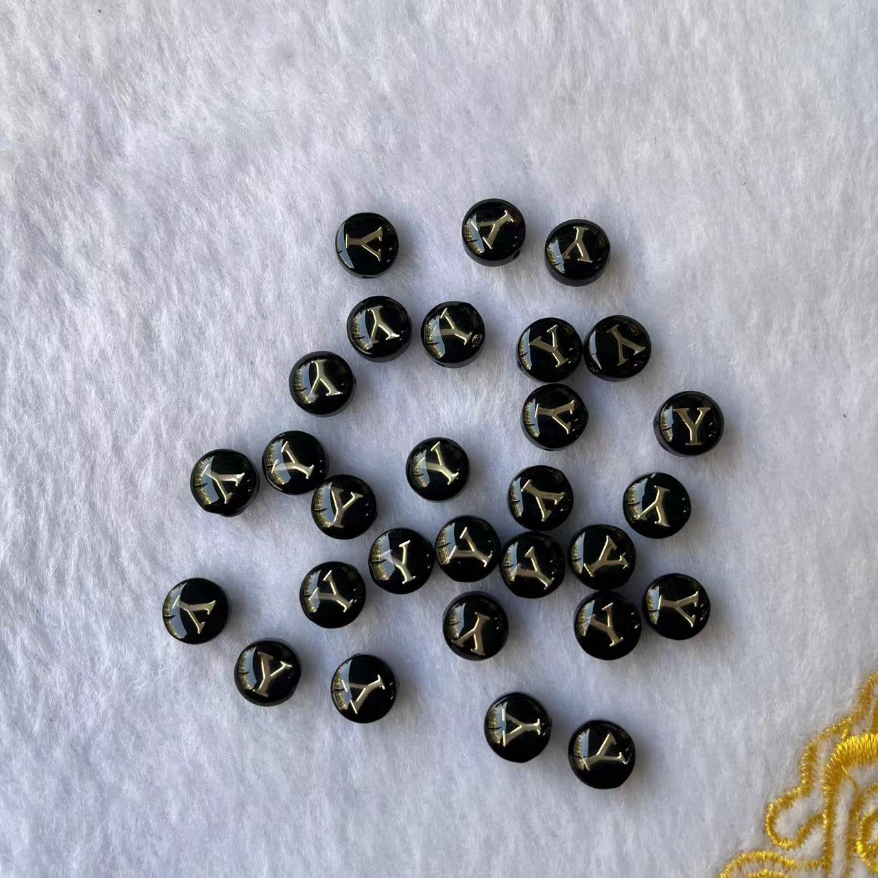 26:Letter Y (10 pieces per bag)