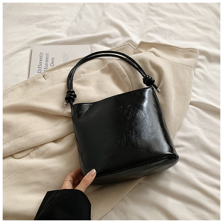 Black without pendants