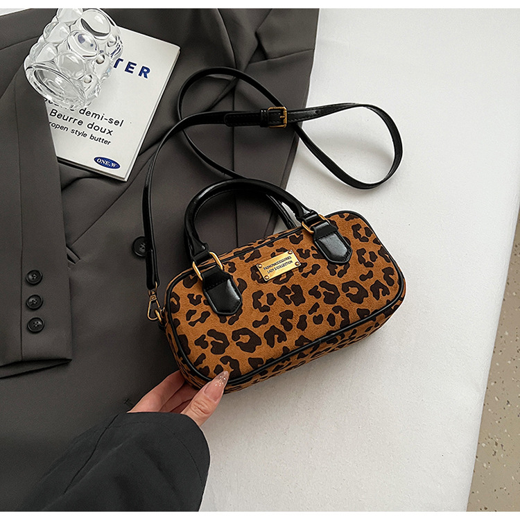 Black without pendants