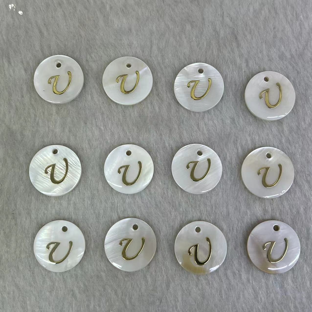 22:Letter U (10 pieces per bag)