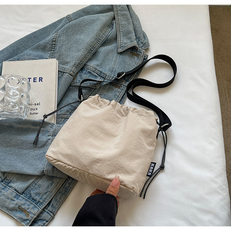 creamy-white without pendant