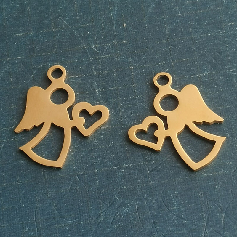 2:Gold pendant (767)