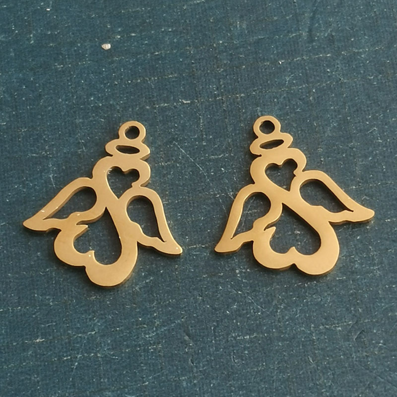 2:Gold pendant (764)