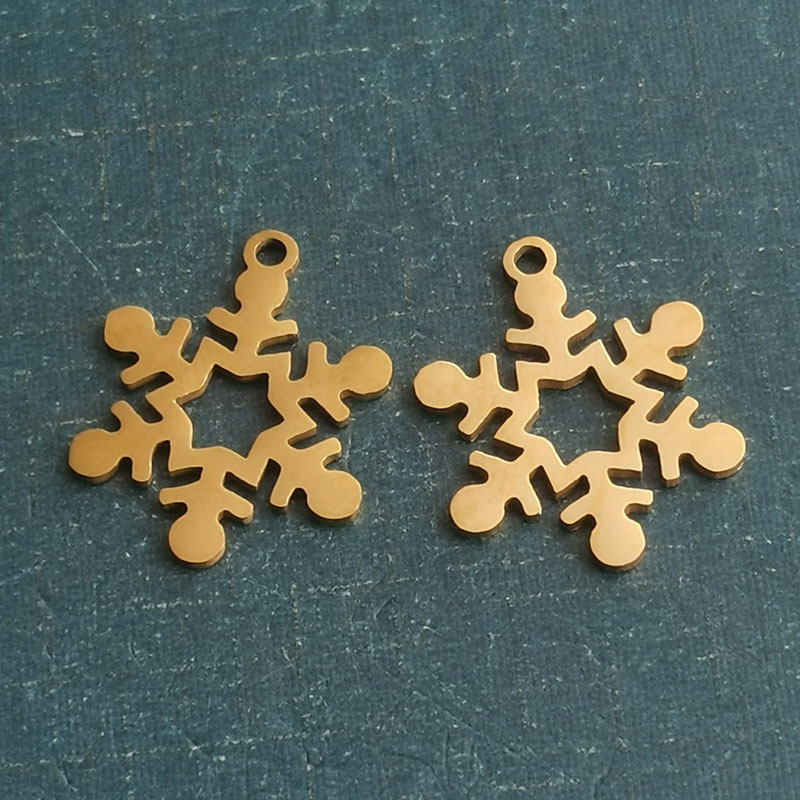 2:Gold pendant (780)