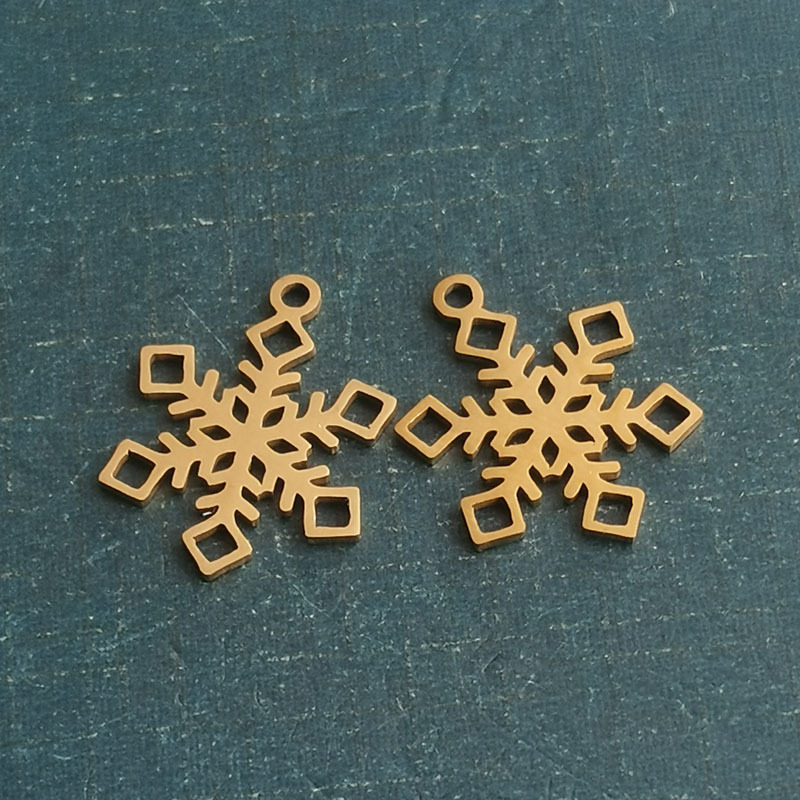 2:Gold pendant (783)