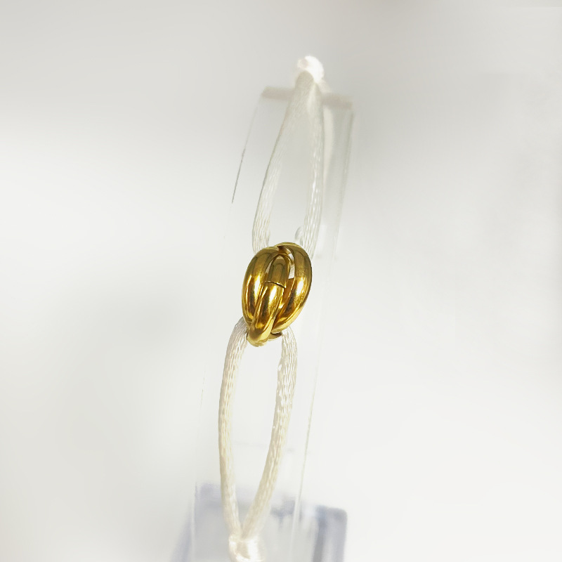 23:White Gold Accessories