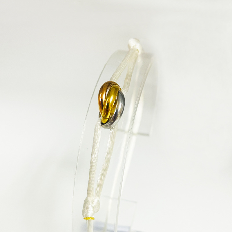 24:White tricolor accessories