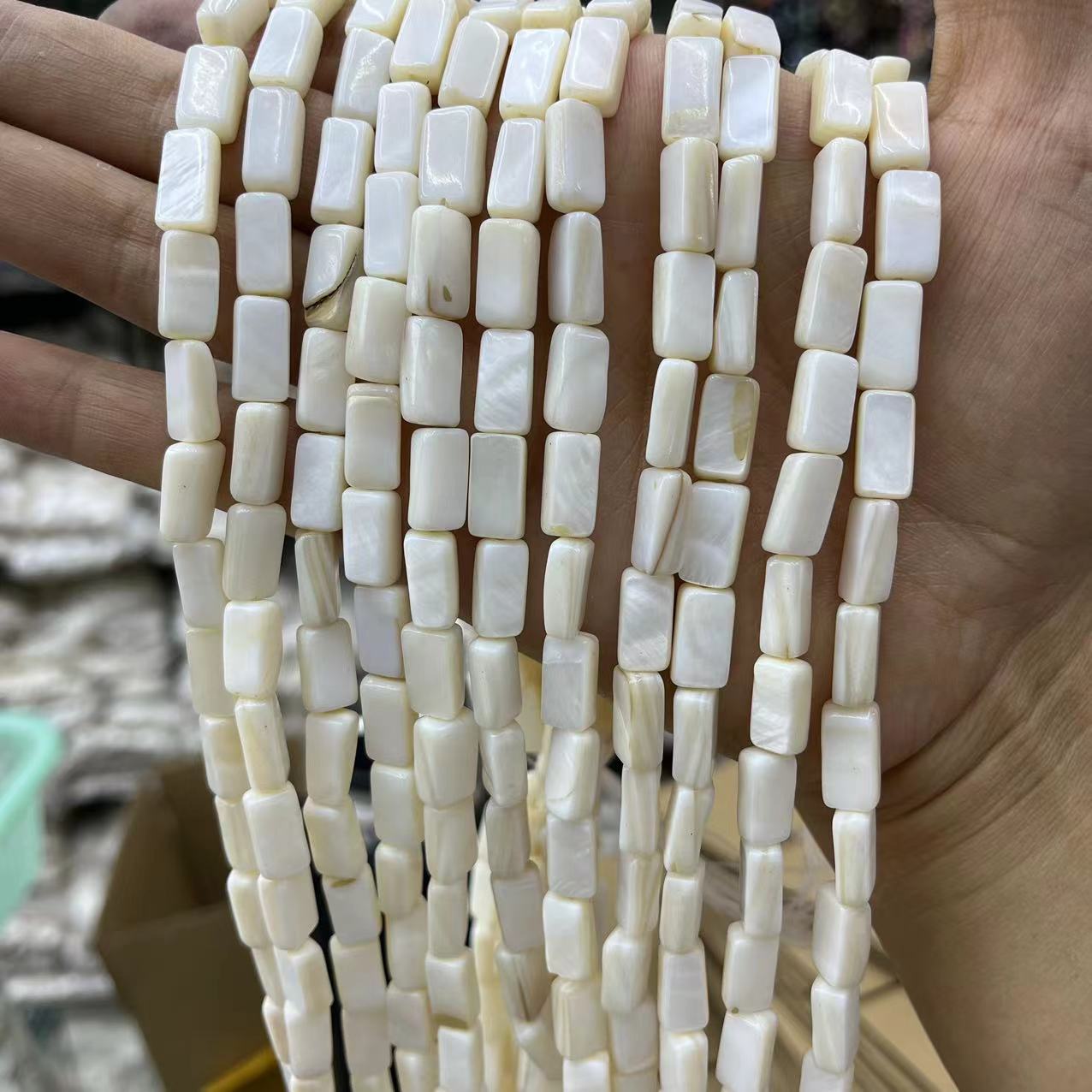 1:about 7*14mm/ about 31 pieces