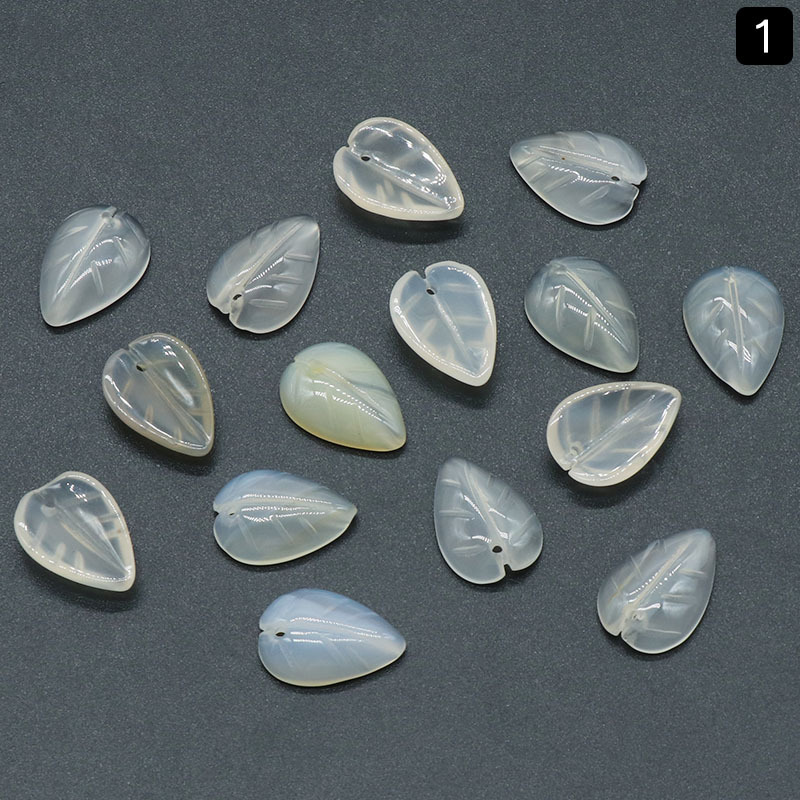 1:White agate