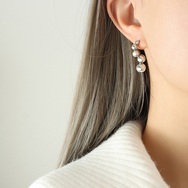 1:F425-steel color earrings