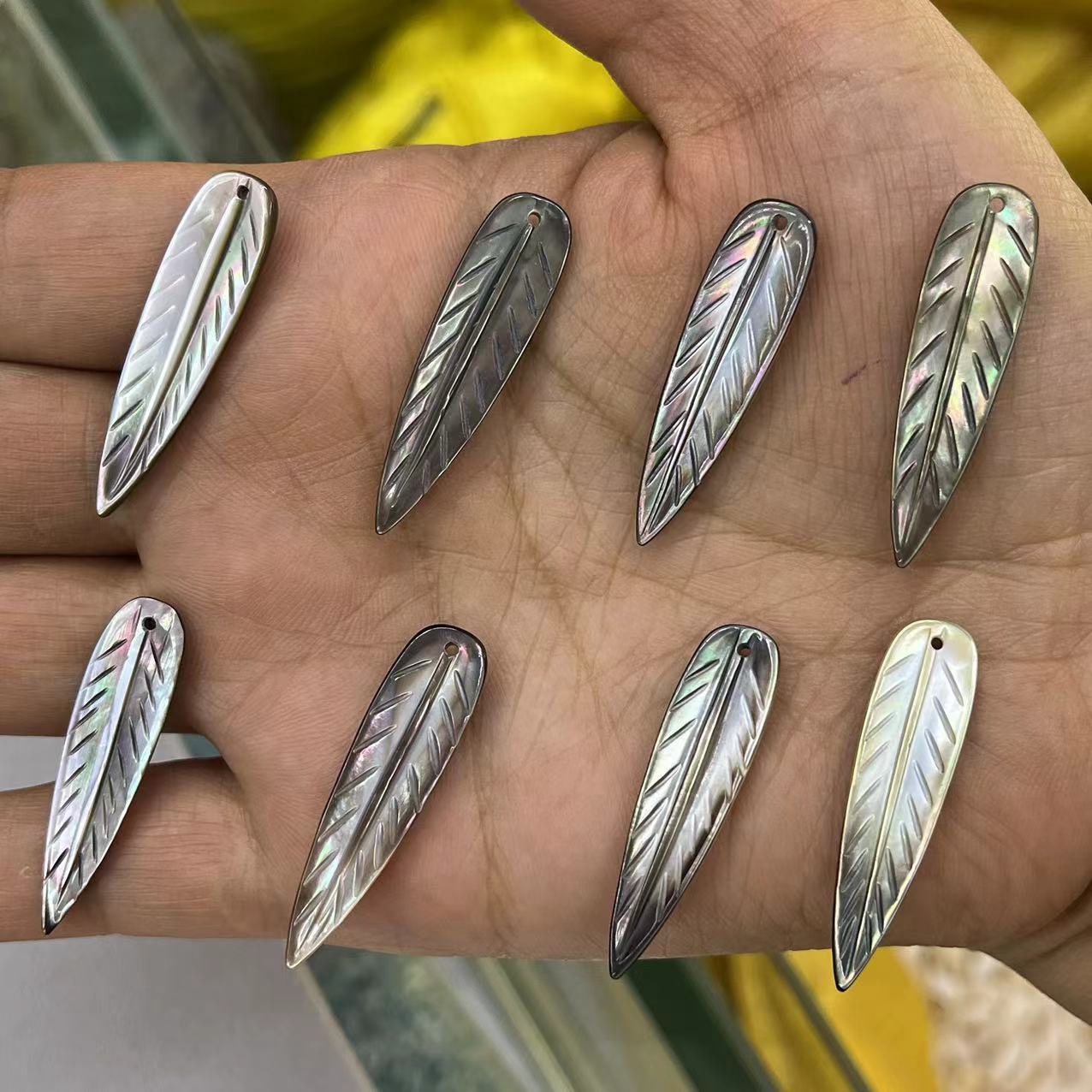 Black shell leaves 9*35MM