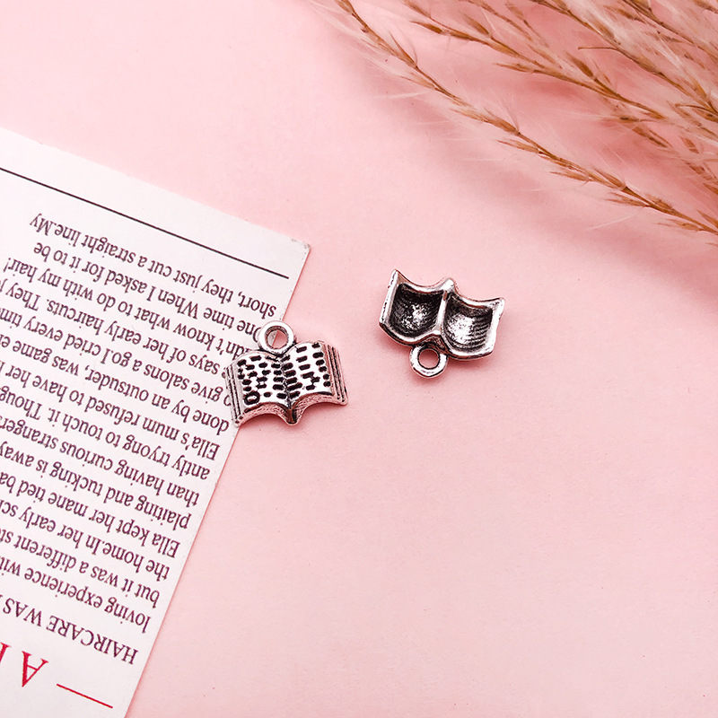 3:1 antique Silver Book-5590