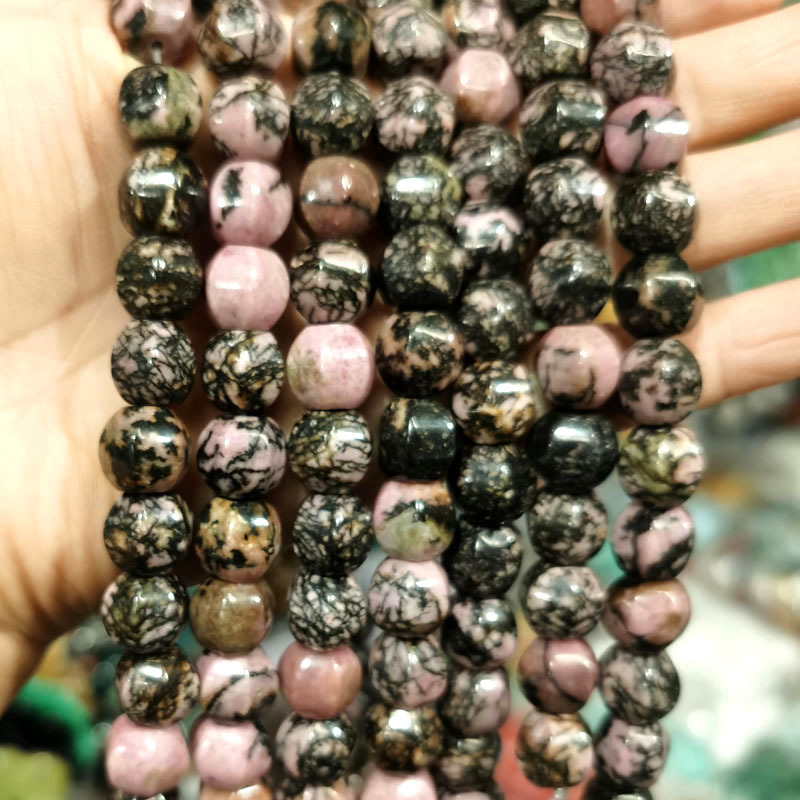 7:Black line red lines