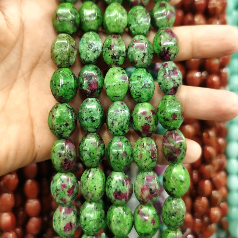 11:Red and green treasure