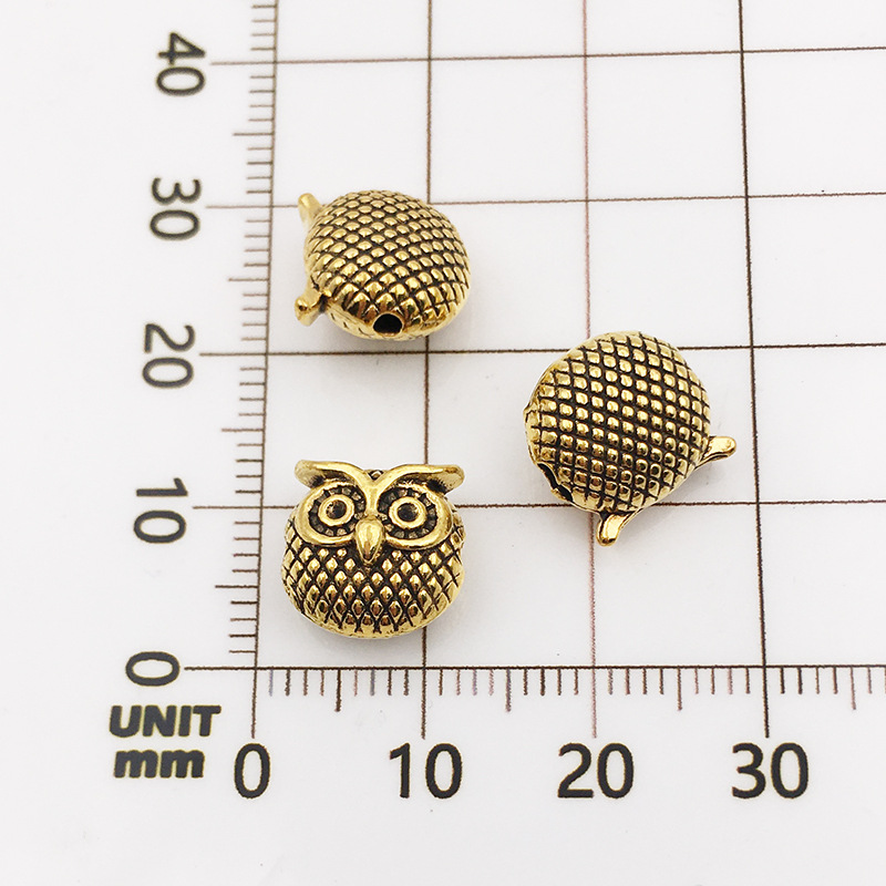 19:10133-antique Owl-10x10-1.5mm
