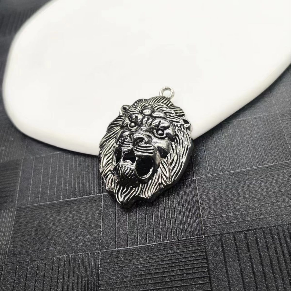 2:Lion Head