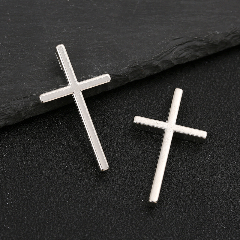 3:Simple white cross