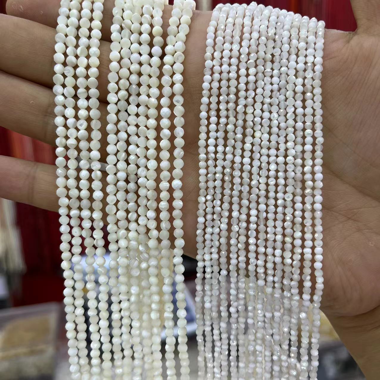 White 2mm/about 180 pieces