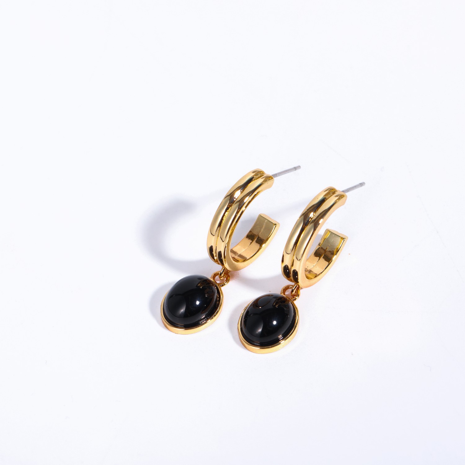 2:Black Earrings