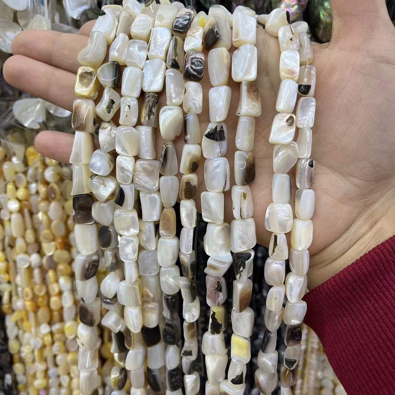 1:Black shell 8*12MM/about 33 pieces