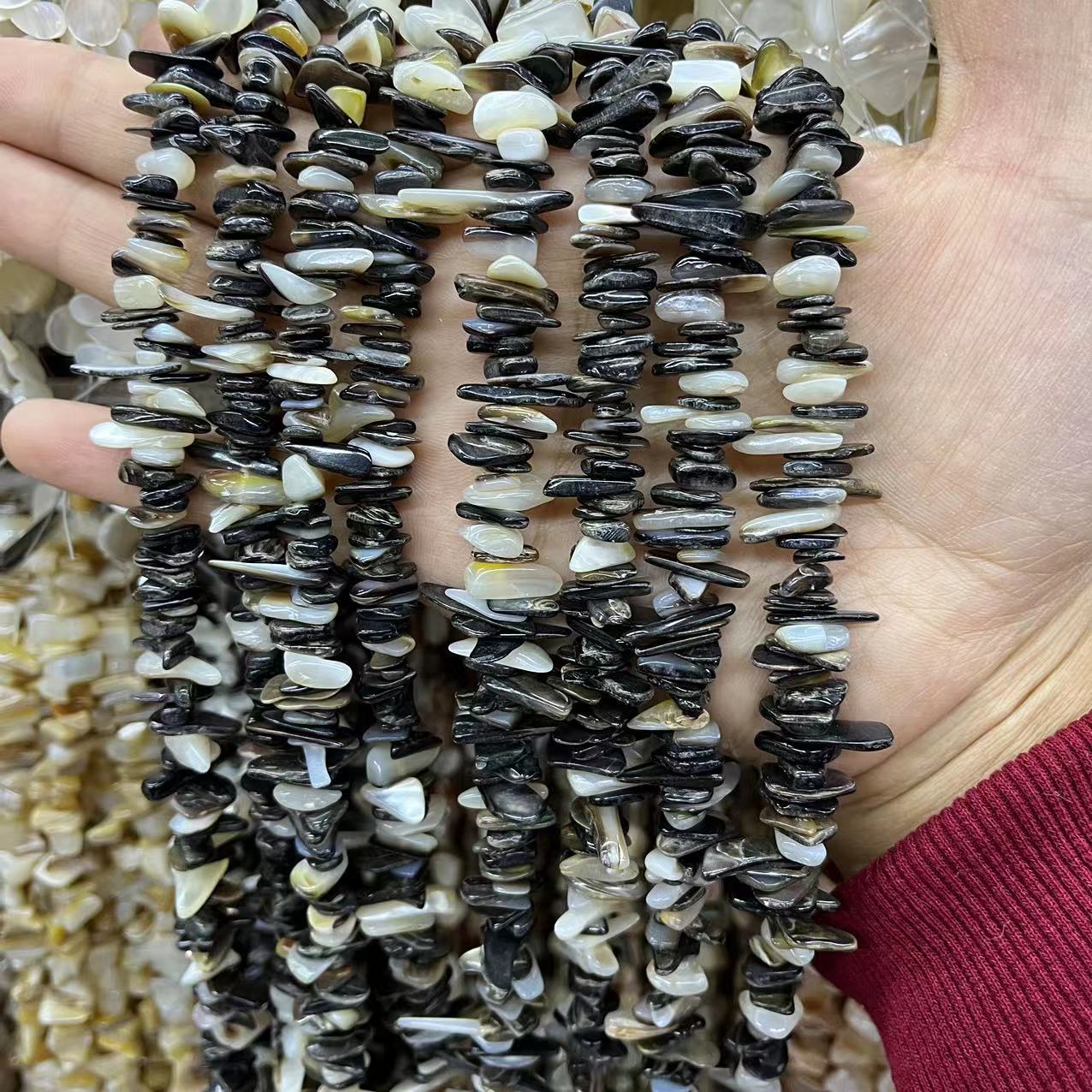 8:Black shell gravel sheets/about 150 pieces