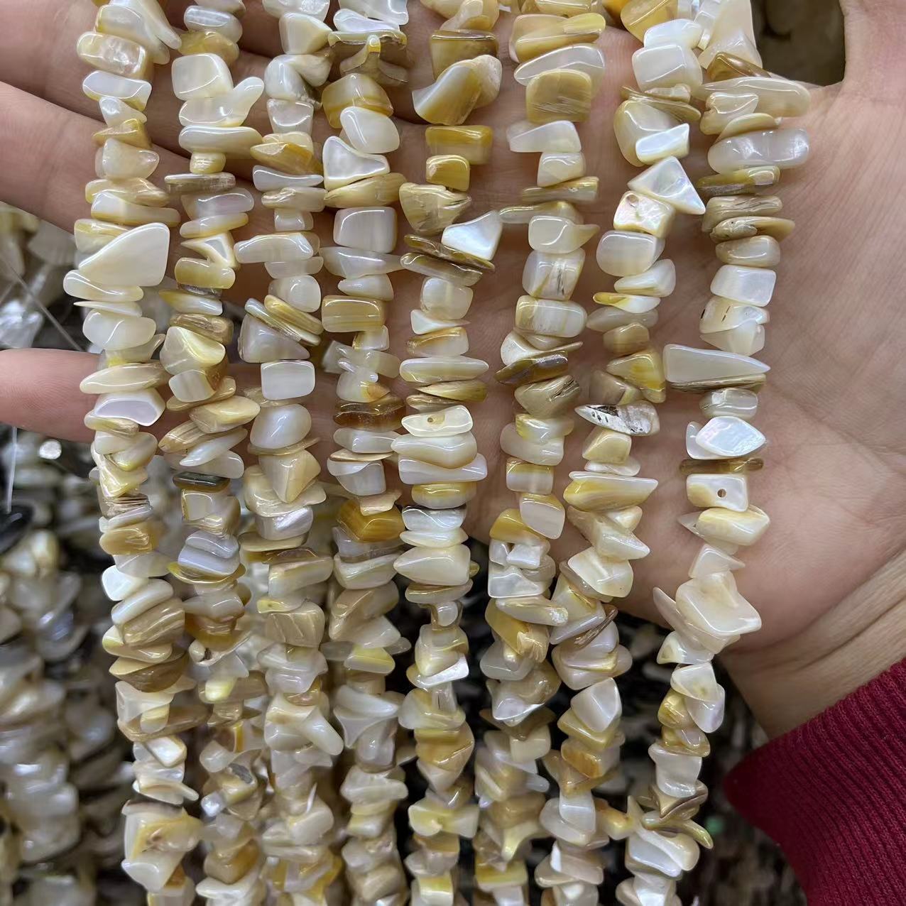 9:Yellow shell 9-15MM/about 97 pieces