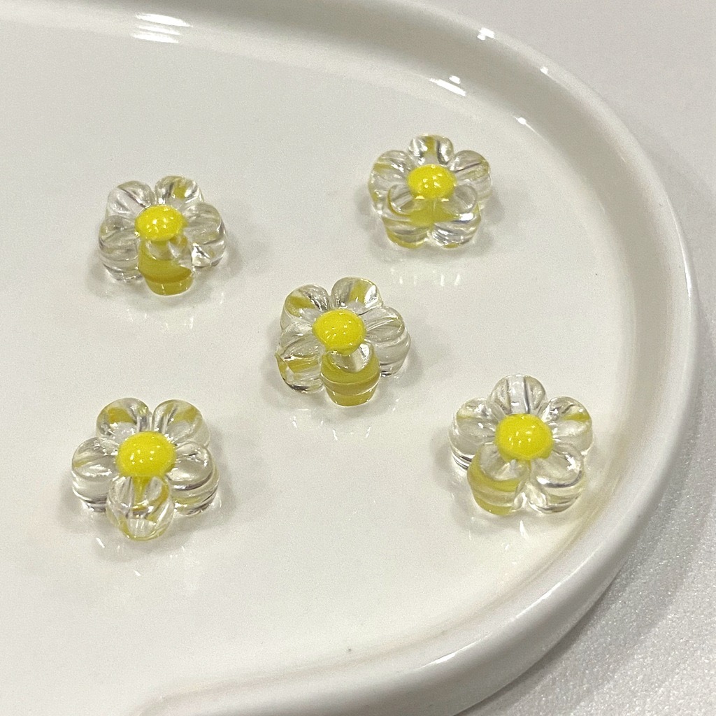 9:transparent light yellow