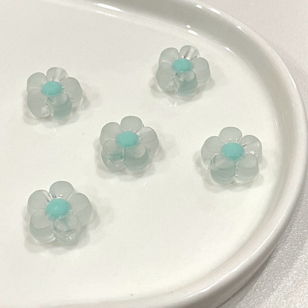 18:frosted lake blue