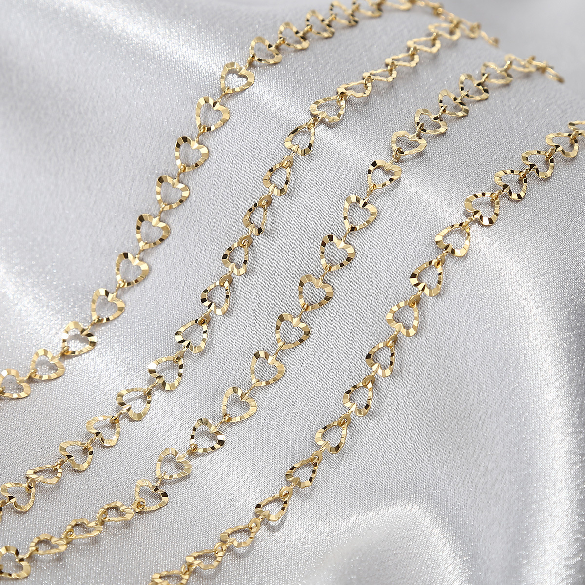 1:Gold Embossed Peach Chain