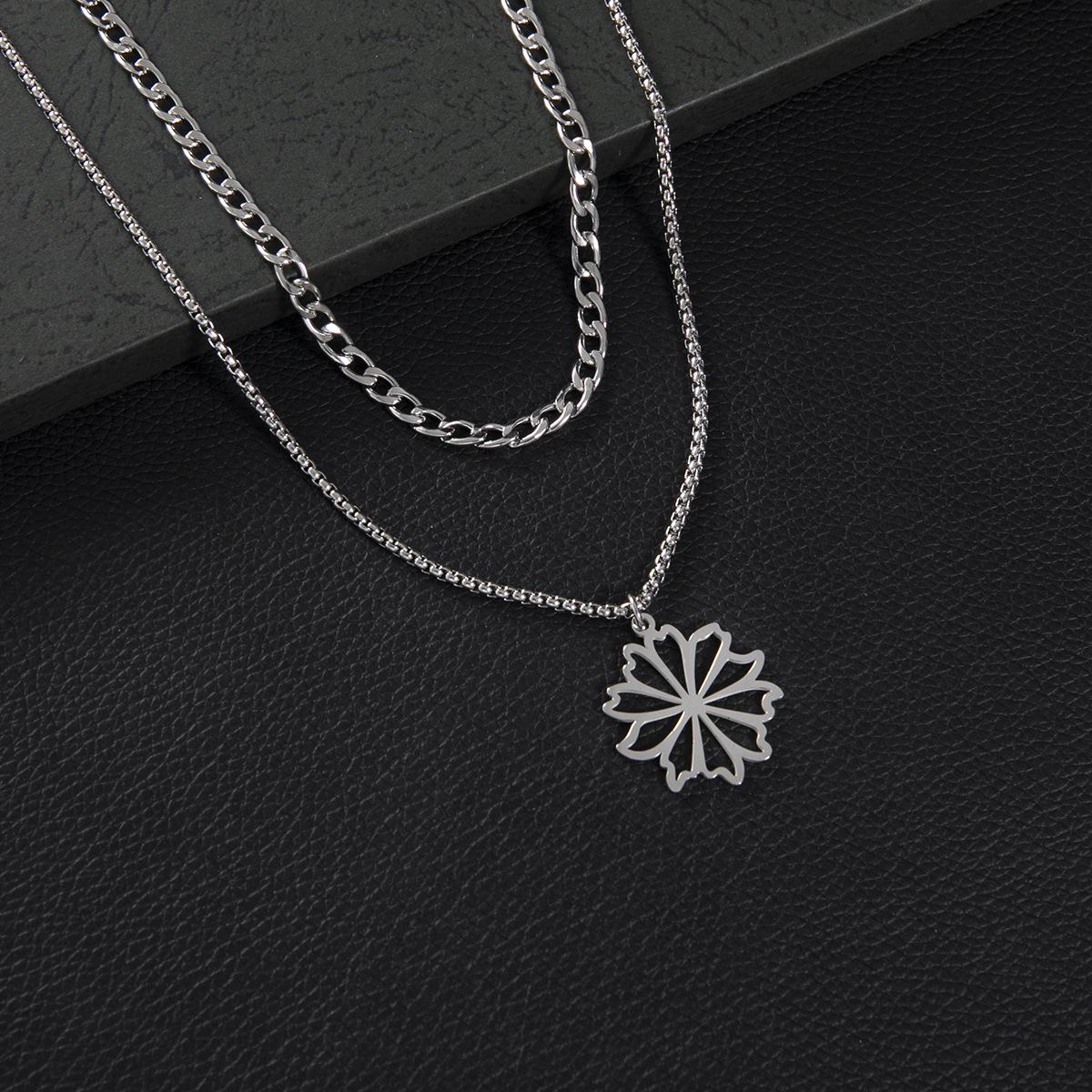 4:Snake bone chain (50 and 5cm) and box chain 60cm