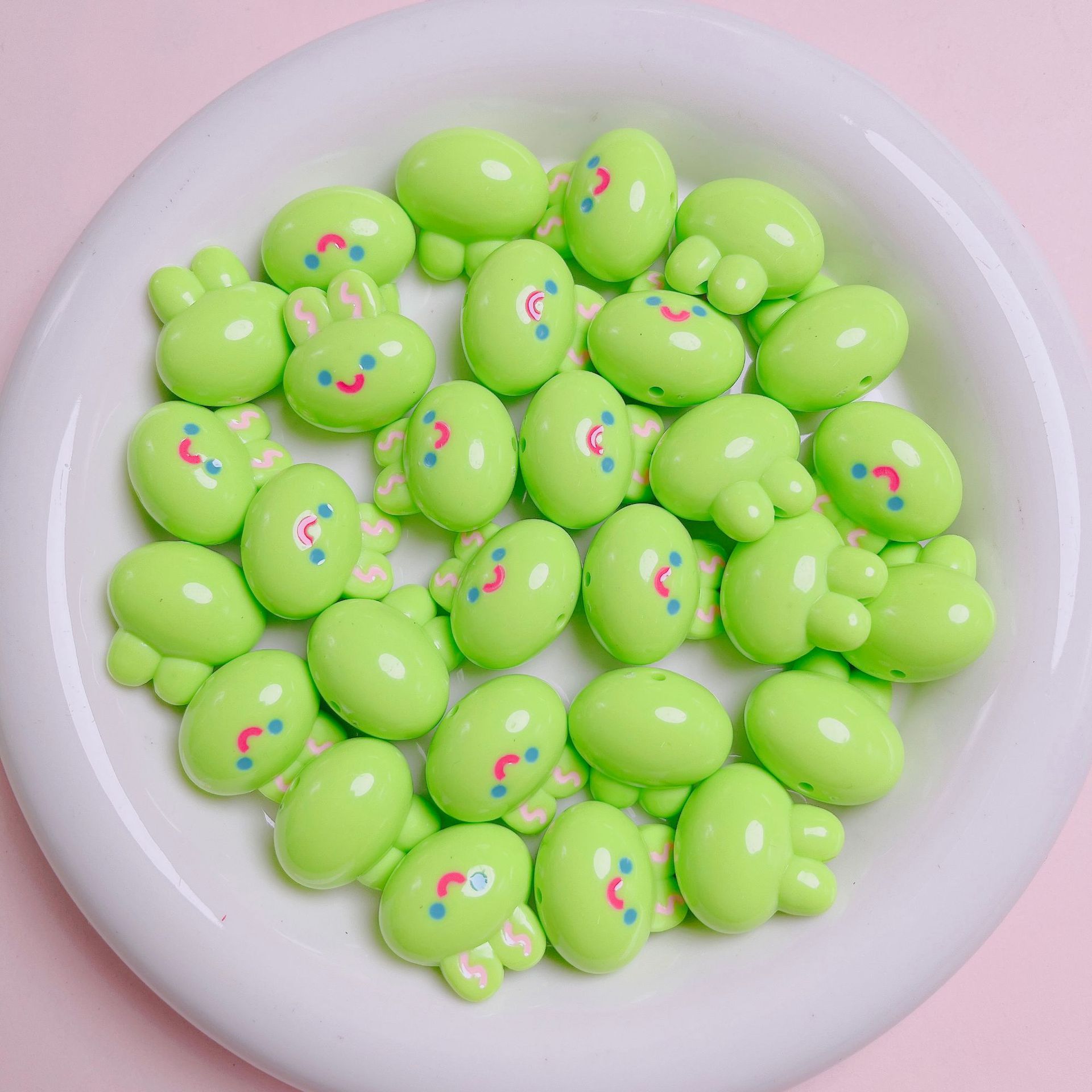 12:Bright face light green